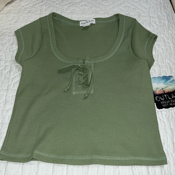 OUTLAW: Green Crop Top with lace up front Size M. NWT - Picture 4 of 9